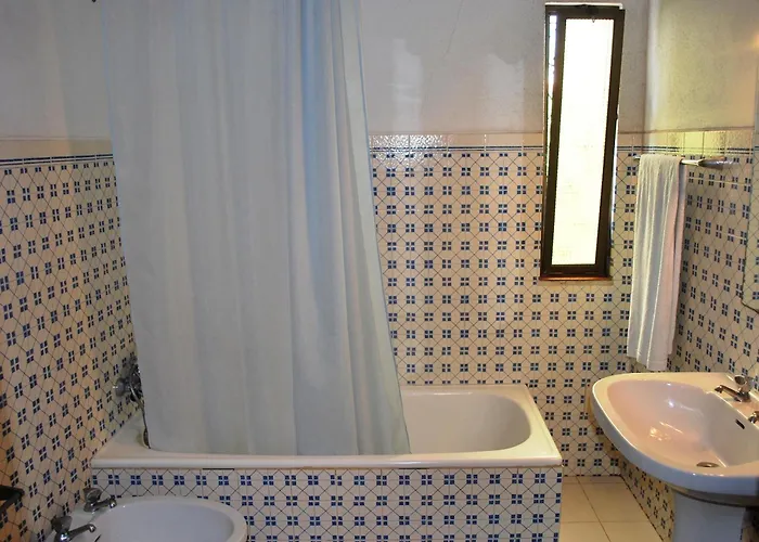 Moradia Com Piscina Em Cabanas